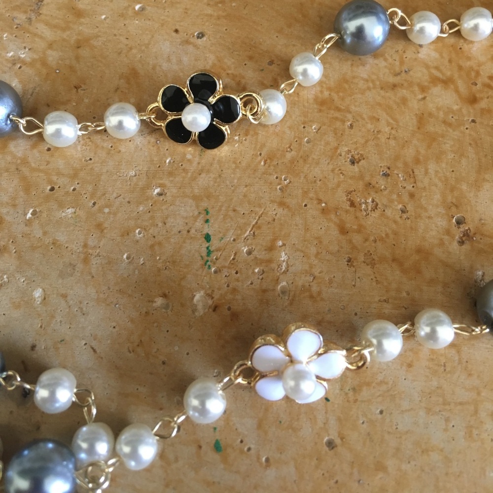 Magnolia Floral & Pearl Beaded Necklace - Picture 11 of 14